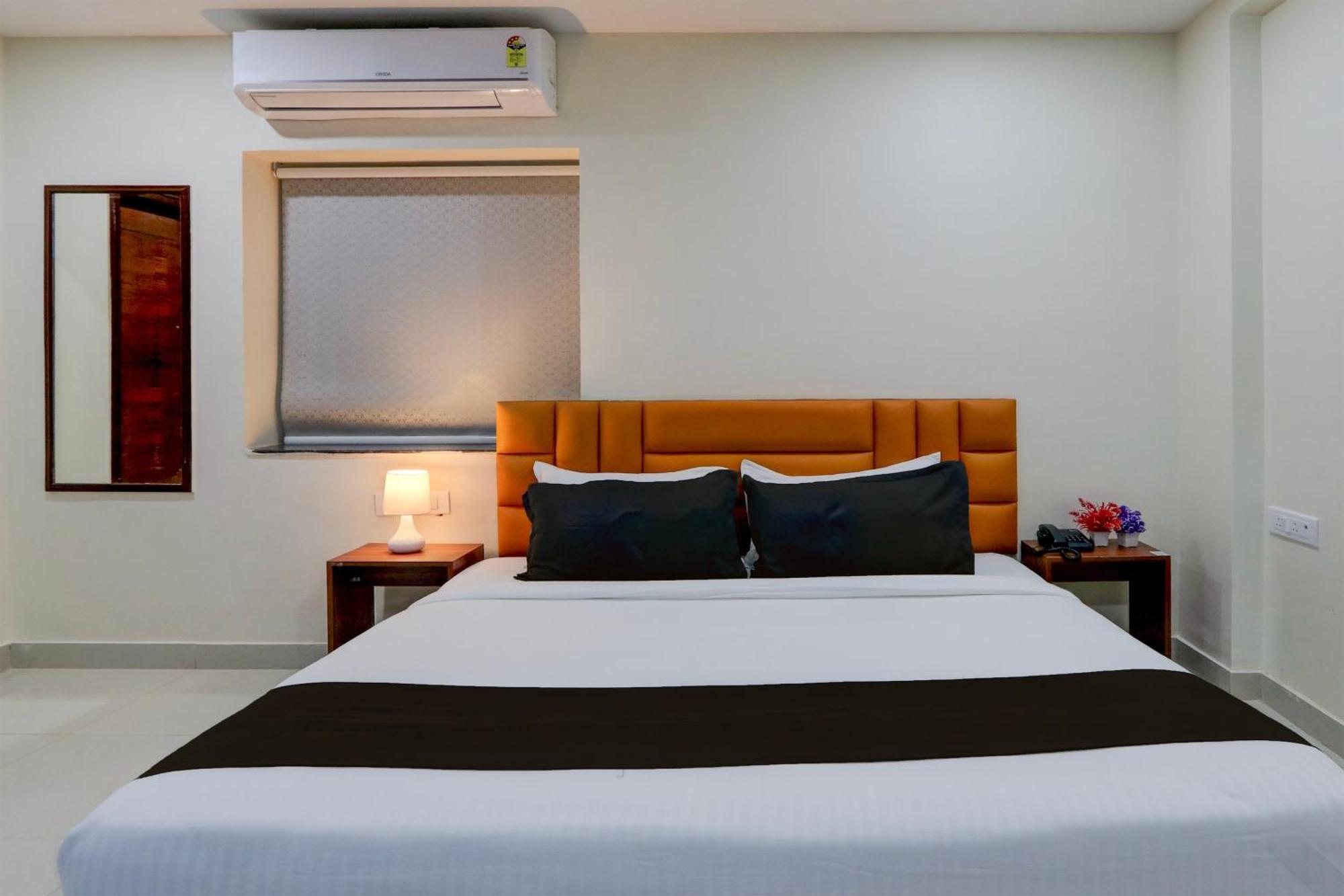Super Townhouse The Cinco Bliss Near Ikea, Wells Forgo, Kims, Care Hospitals Hotel Hyderabad Eksteriør billede