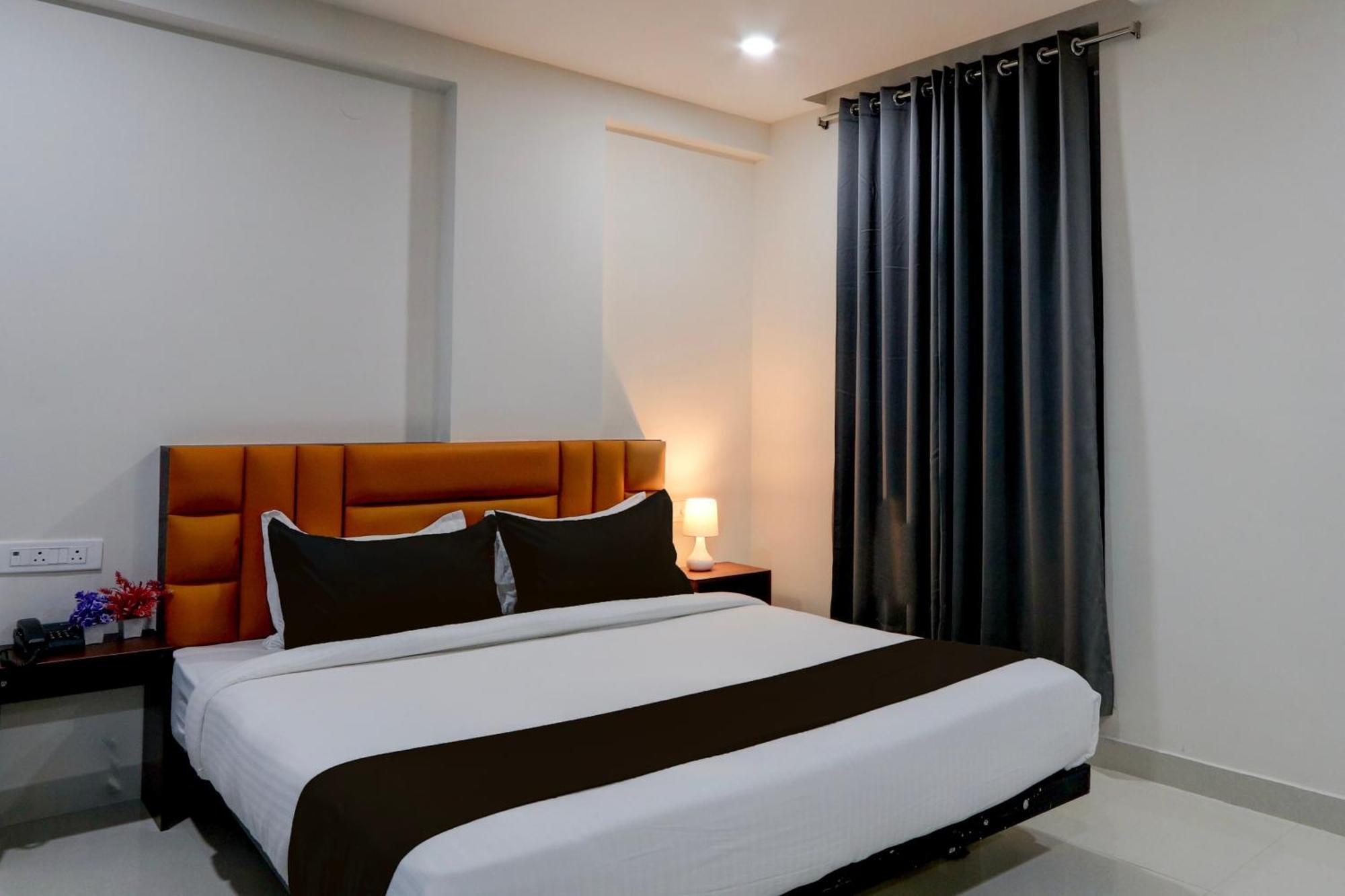 Super Townhouse The Cinco Bliss Near Ikea, Wells Forgo, Kims, Care Hospitals Hotel Hyderabad Eksteriør billede