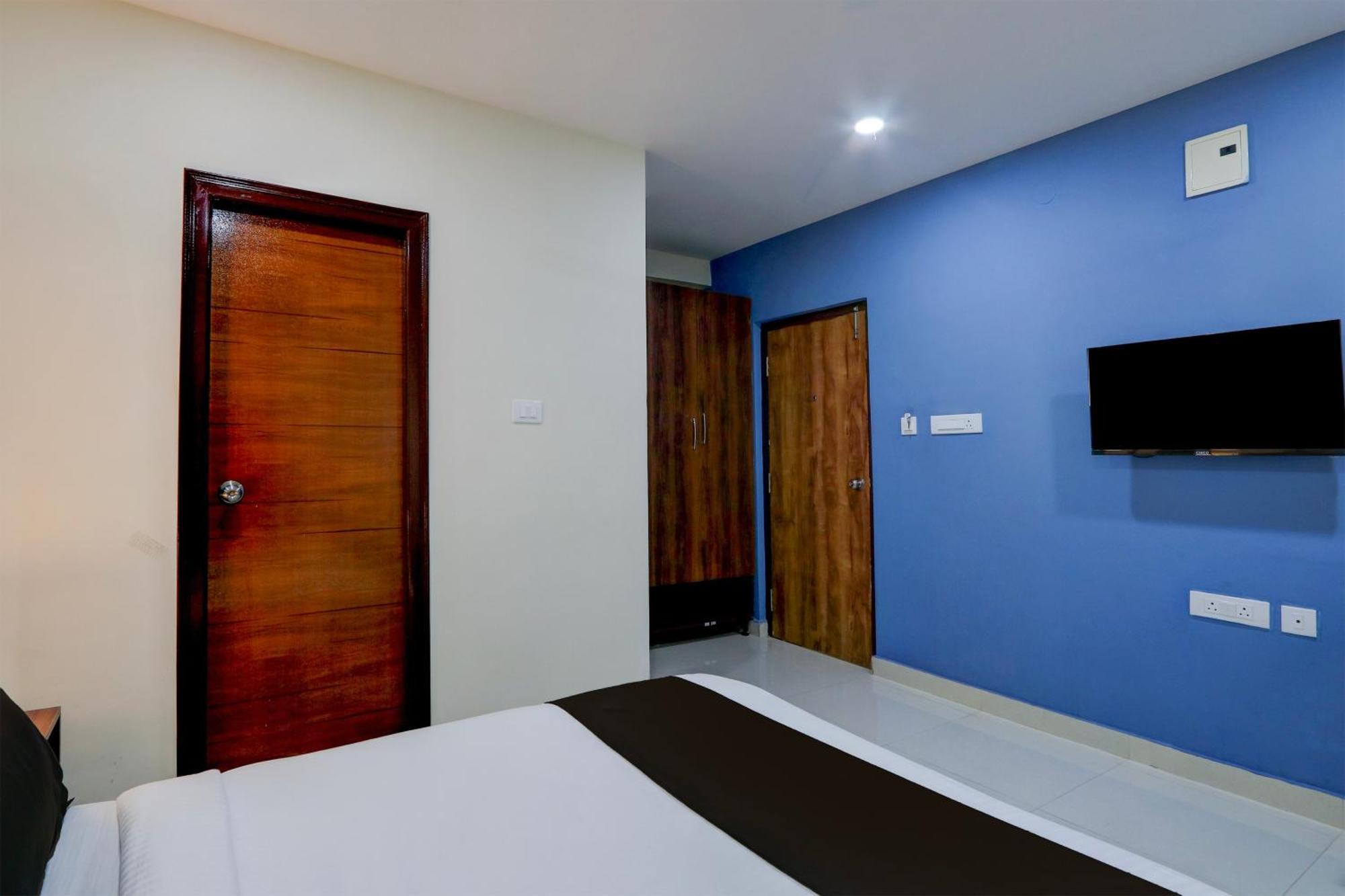 Super Townhouse The Cinco Bliss Near Ikea, Wells Forgo, Kims, Care Hospitals Hotel Hyderabad Eksteriør billede