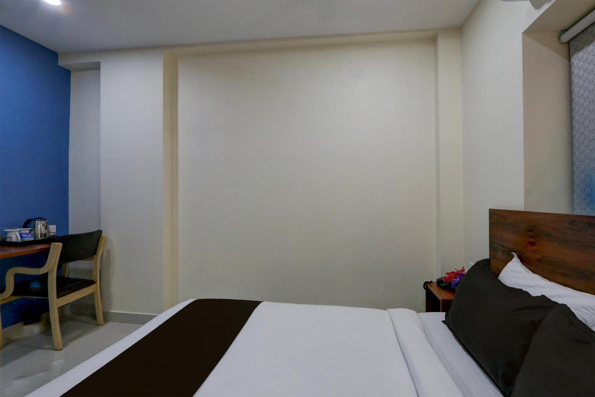 Super Townhouse The Cinco Bliss Near Ikea, Wells Forgo, Kims, Care Hospitals Hotel Hyderabad Eksteriør billede